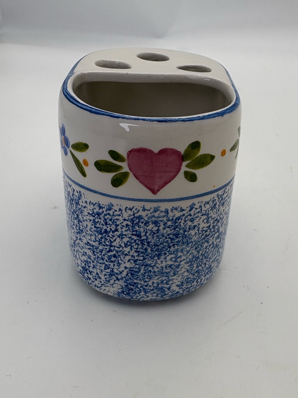 Hand-Painted Ceramic Toothbrush Holder with Heart and Floral Motif - Blue & Pink - Picture 3 of 14